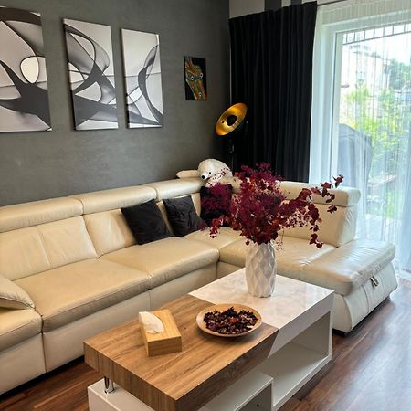 Krejcarek Garden Apartment Prag Exteriör bild