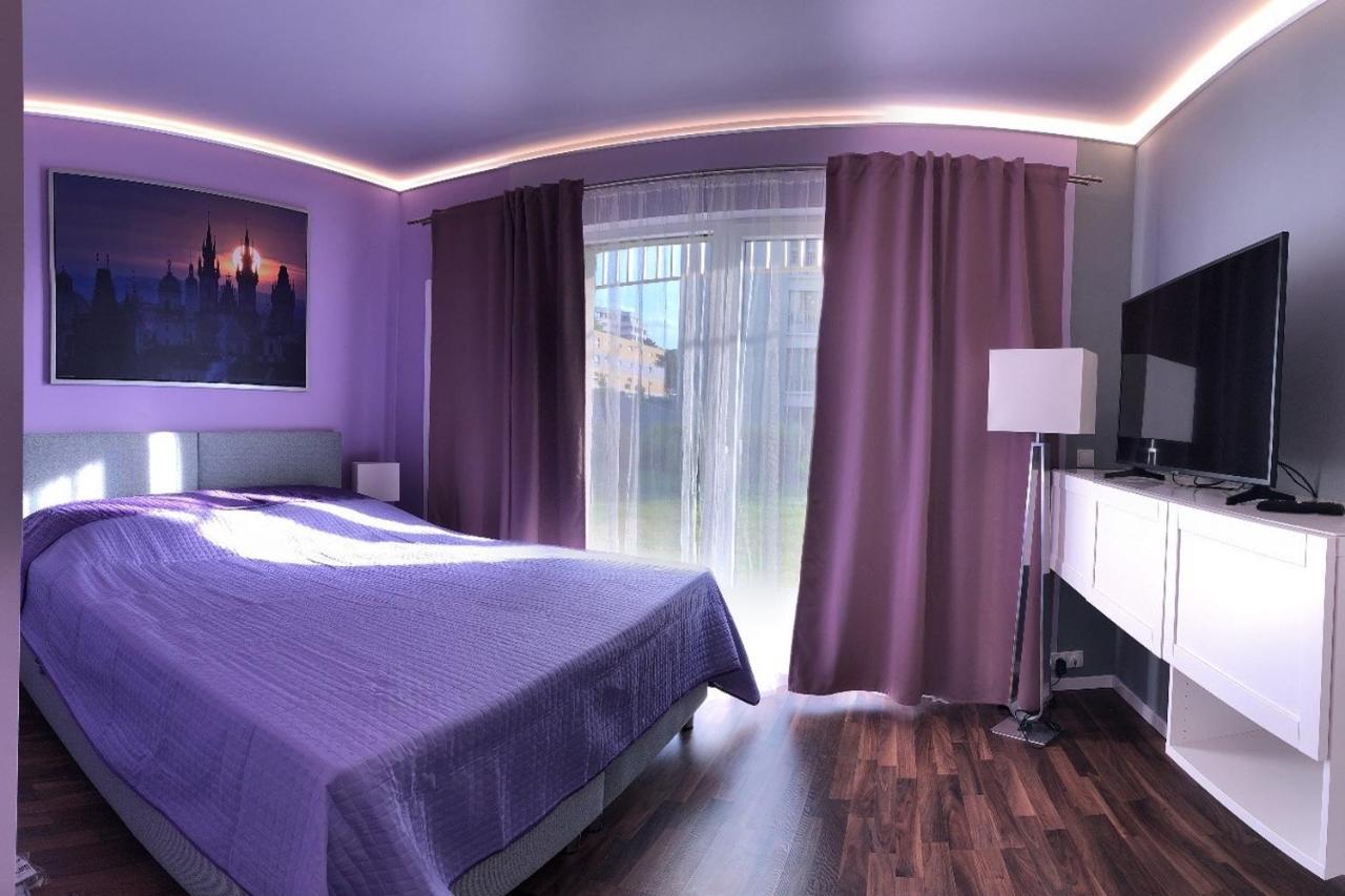 Krejcarek Garden Apartment Prag Exteriör bild