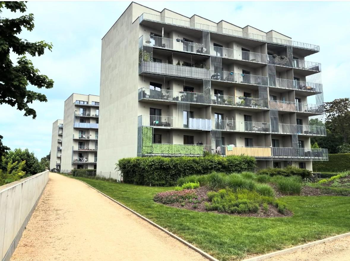 Krejcarek Garden Apartment Prag Exteriör bild